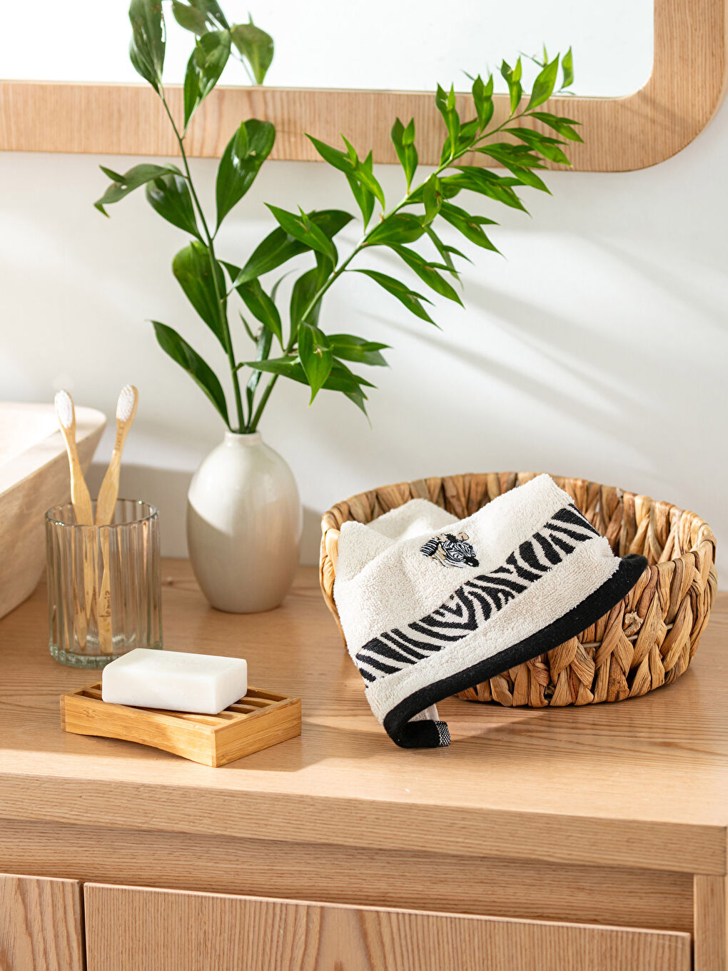 LCW HOME Zebra Embroidered Cotton Hand Towel 30x50 Cm -S2KH75Z8-CV5