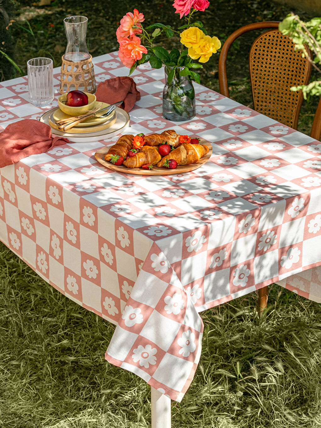 Floral Printed Cotton Table Cloth 150X150 Cm