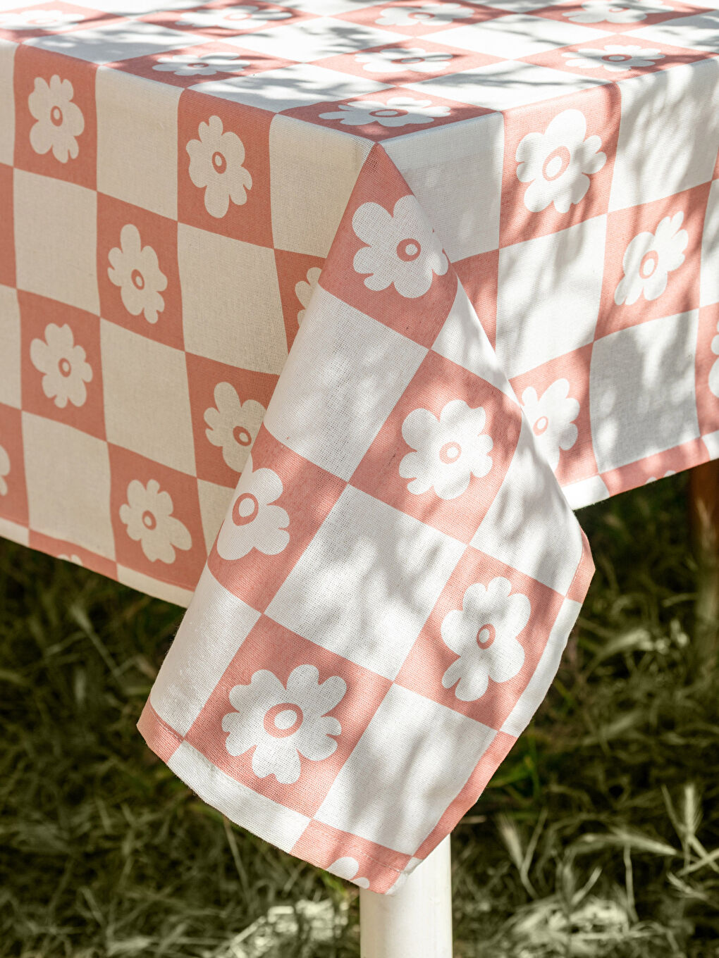 Floral Printed Cotton Table Cloth 150X150 Cm-1