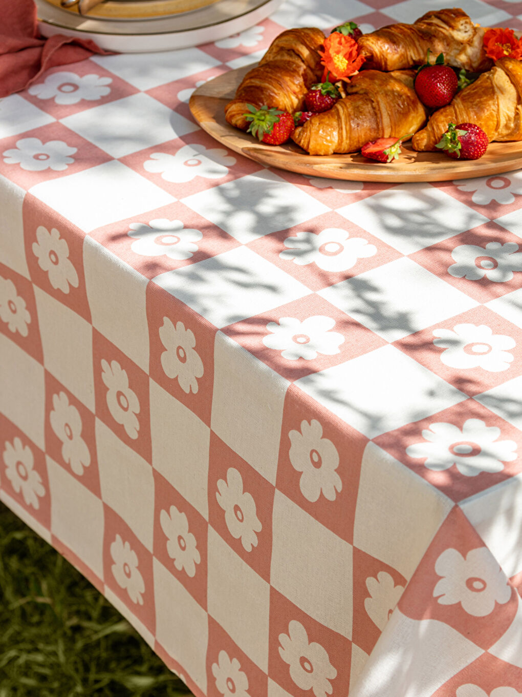 Floral Printed Cotton Table Cloth 150X150 Cm-2