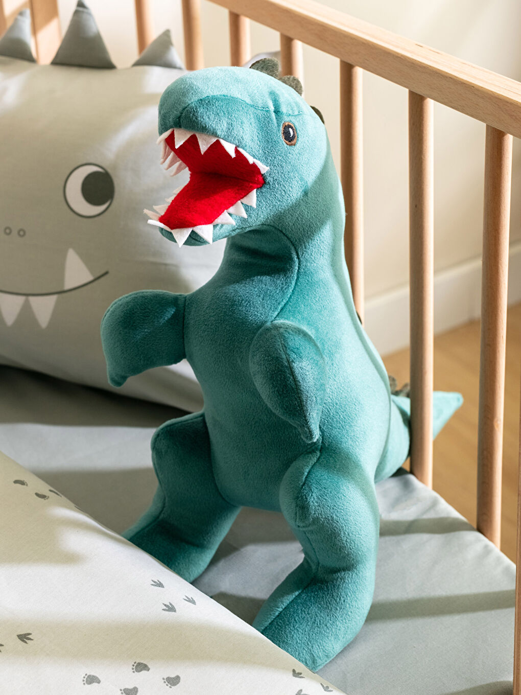 Haki Pelüş Dolgulu Dinozor Bebek Kırlent 40x50 cm