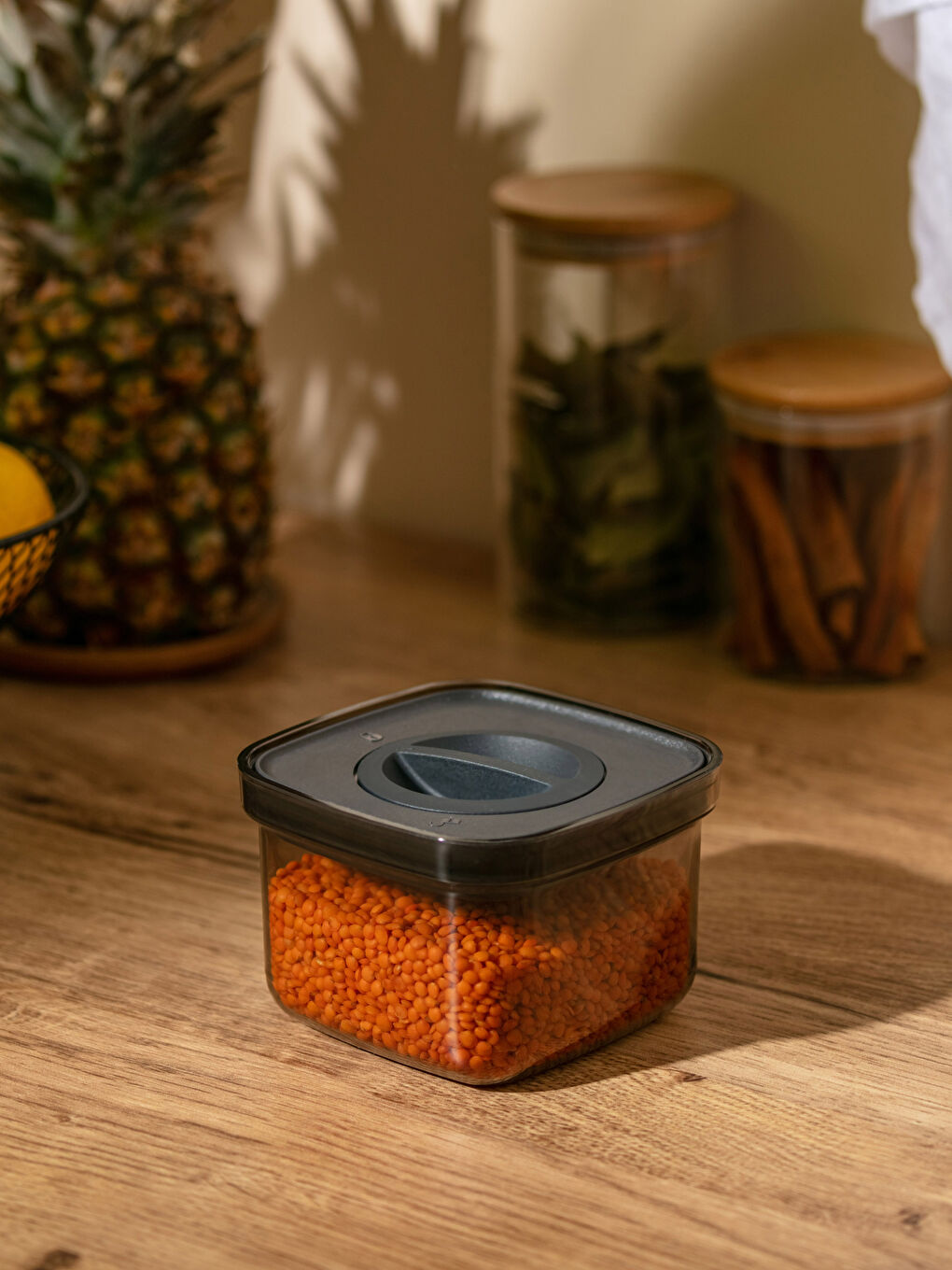 Siyah Kapaklı Saklama Kabı 500 ml