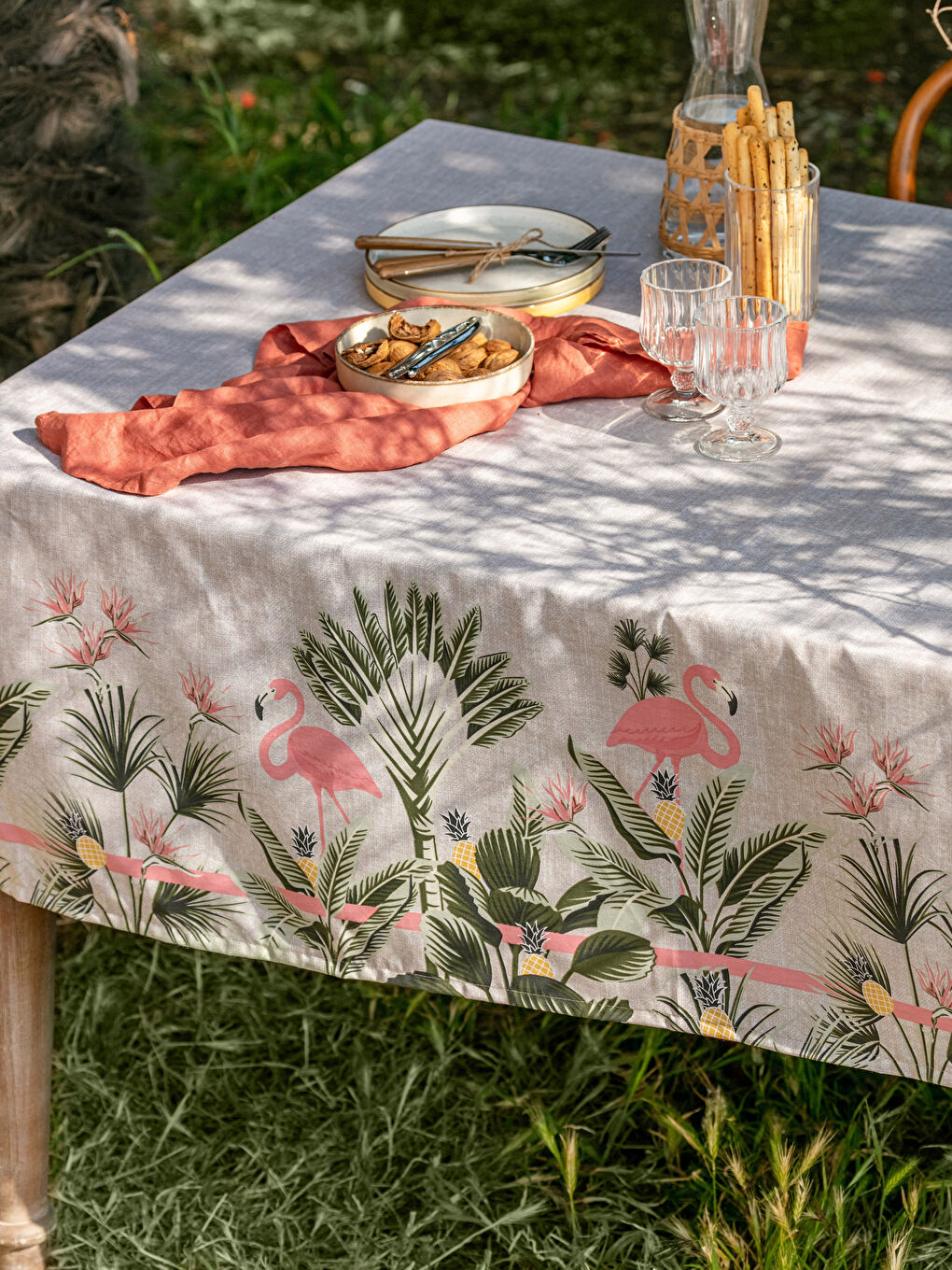Karışık Flamingo Baskılı Masa Örtüsü 150x200 cm