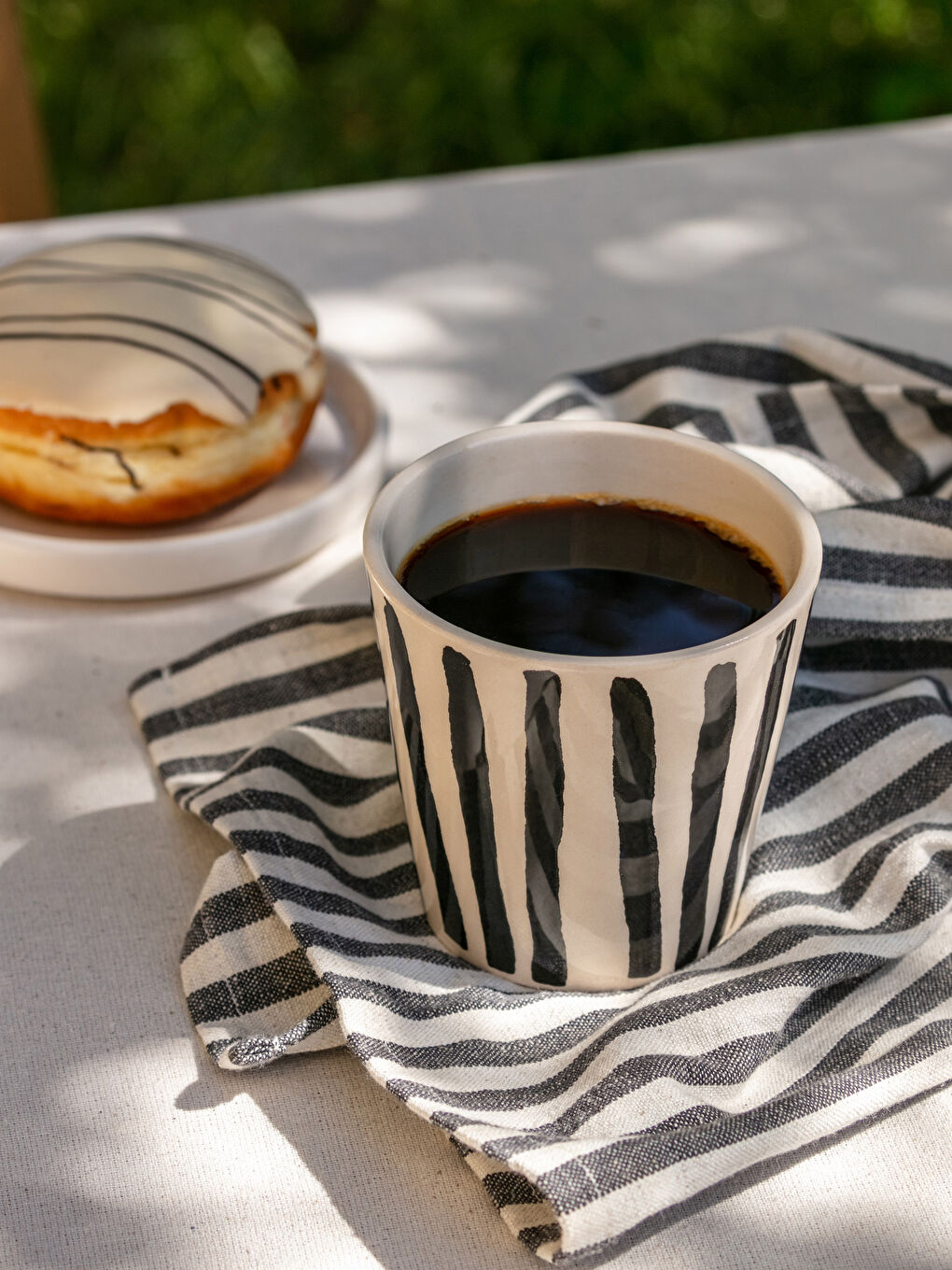 Siyah Çizgili Seramik Bardak 210 ml