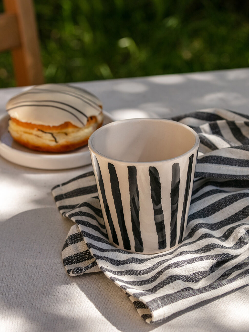 Siyah Çizgili Seramik Bardak 210 ml-1