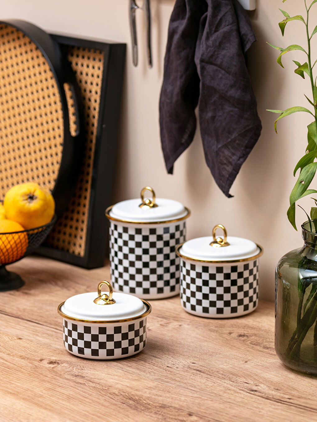 Siyah Desenli Kapaklı Emaye Saklama Kabı 6 cm-1