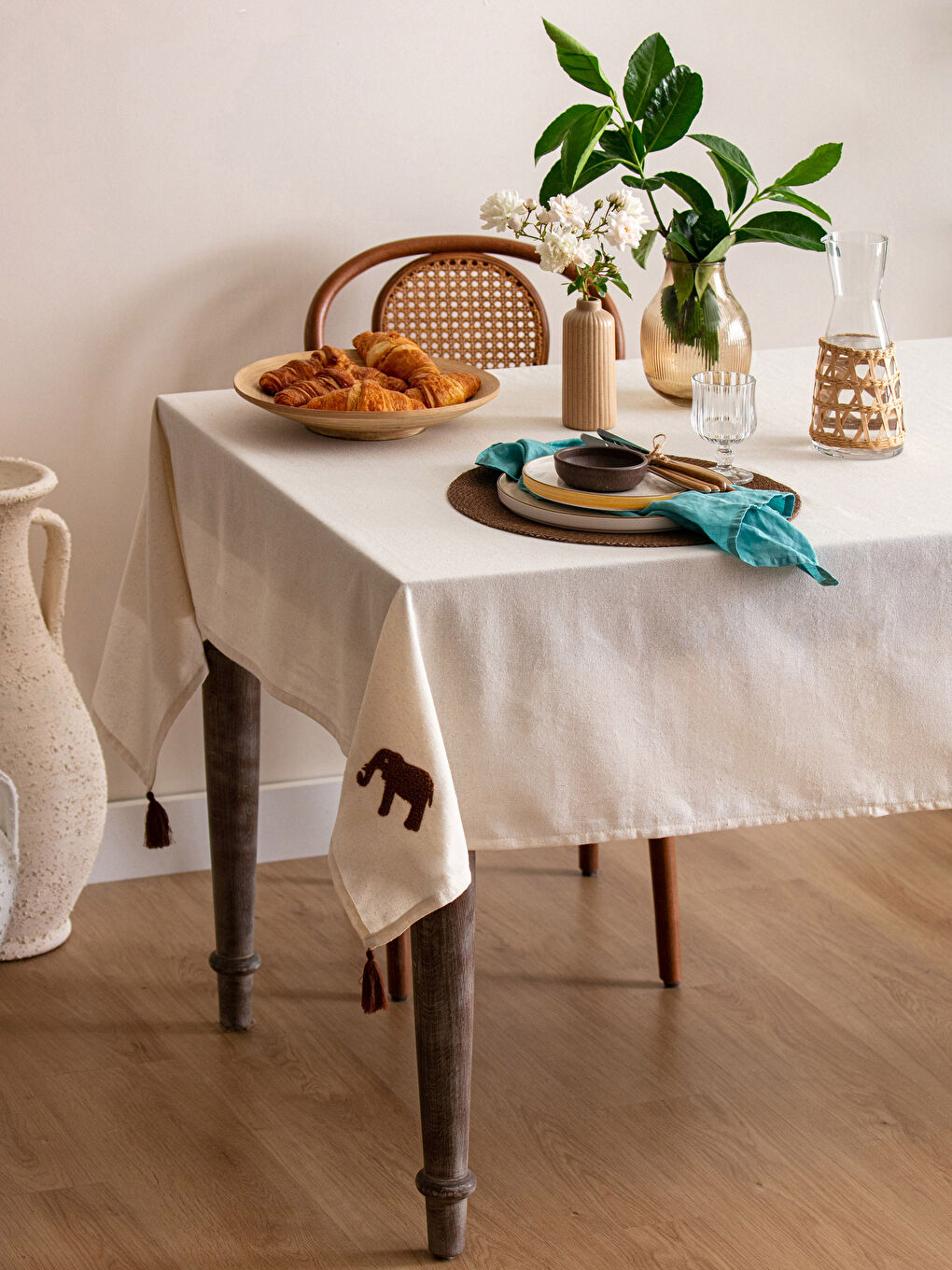 LCW HOME Elephant Embroidered Tablecloth 150x150 cm -S2LF31Z8-F9C