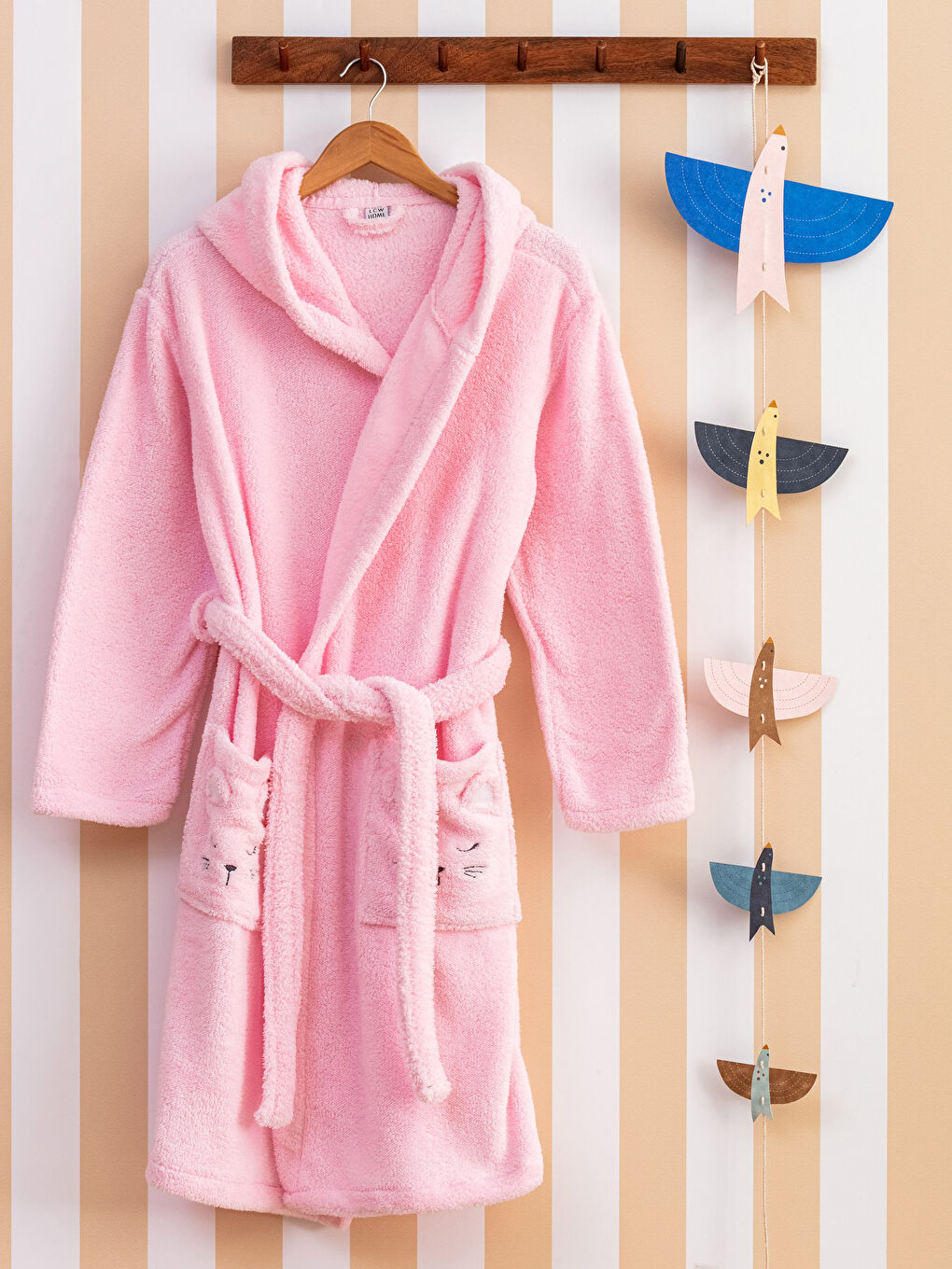 Pembe Nakışlı Kapüşonlu Kız Çocuk Sabahlık