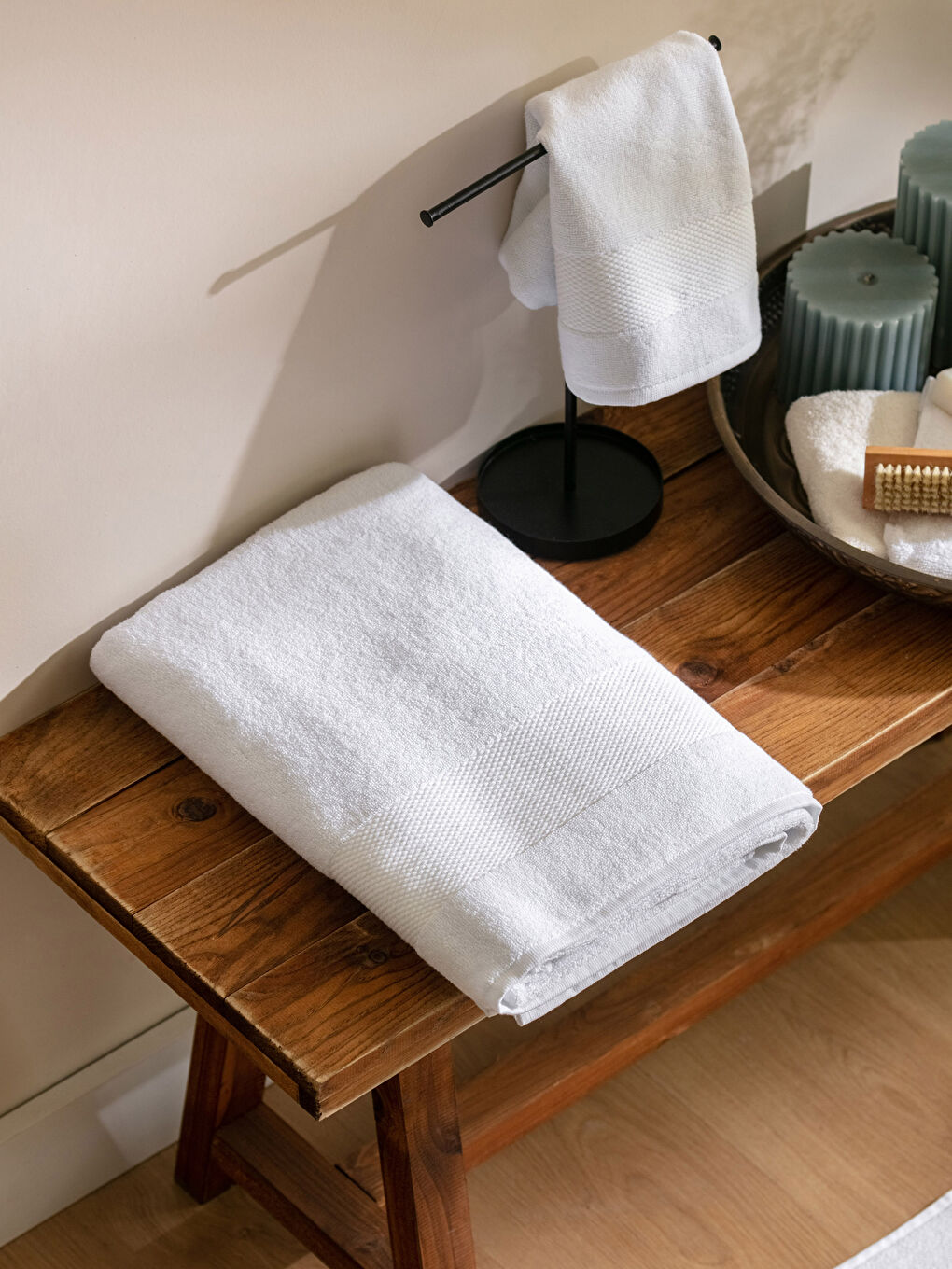 Beyaz Düz Pamuklu Banyo Havlusu 70x140 cm-1