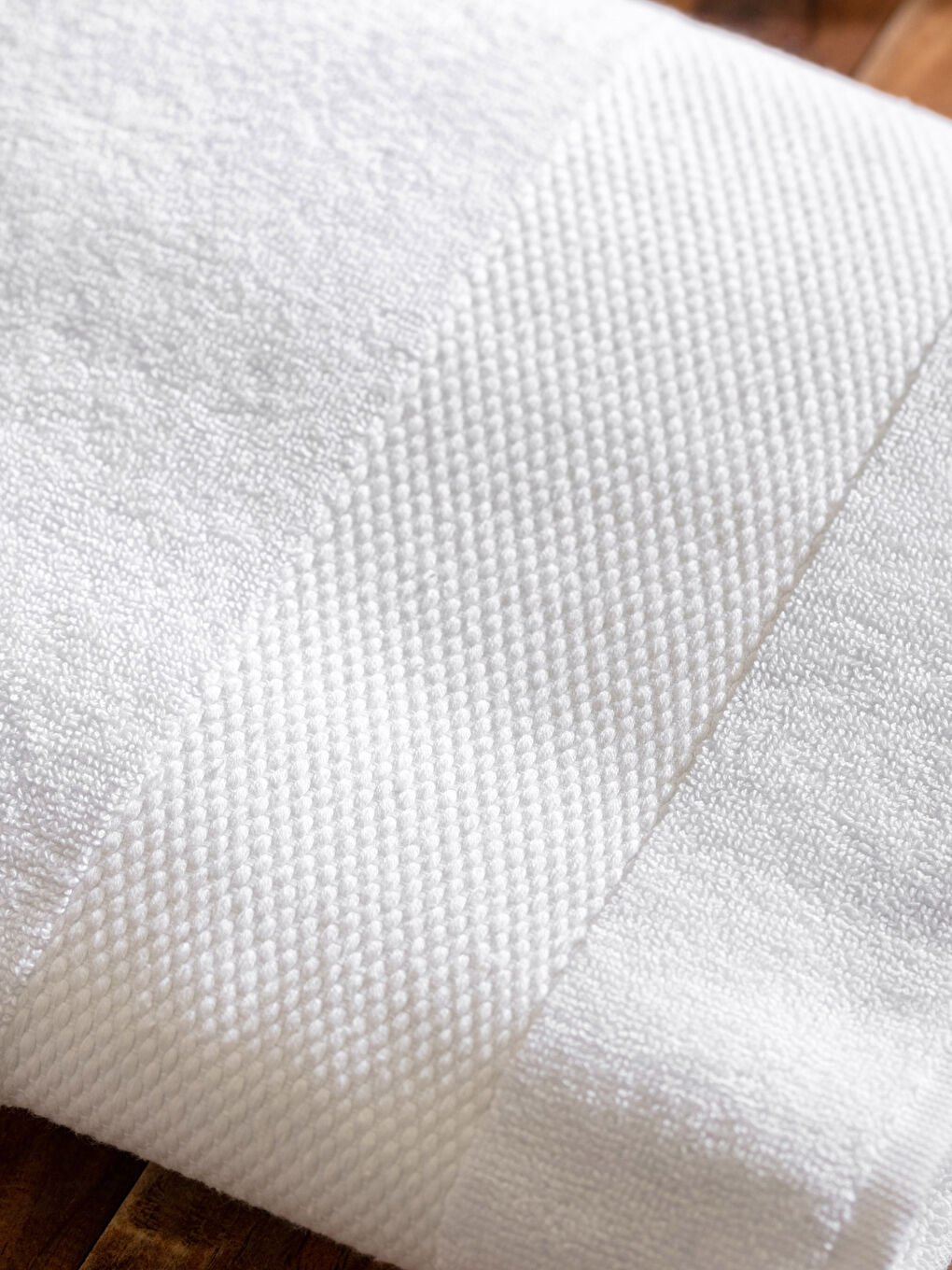 Beyaz Düz Pamuklu Banyo Havlusu 70x140 cm-2