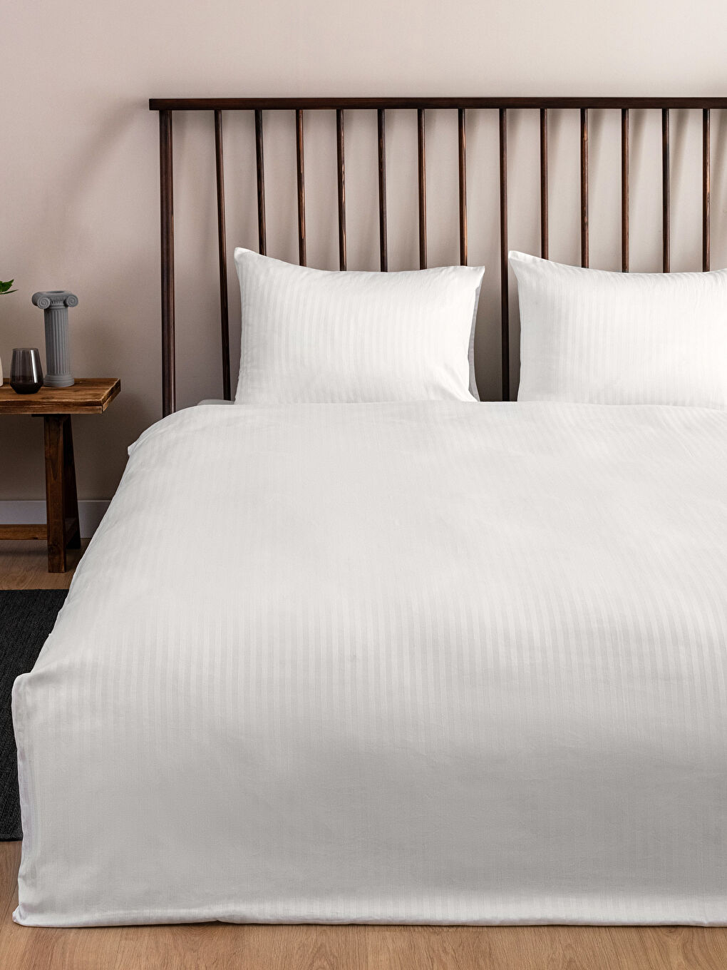 Beyaz Çizgili Pamuk Saten Battal Boy Çift Kişilik Nevresim Seti