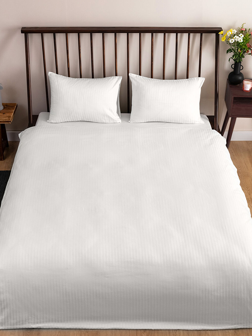 Beyaz Çizgili Pamuk Saten Battal Boy Çift Kişilik Nevresim Seti-1