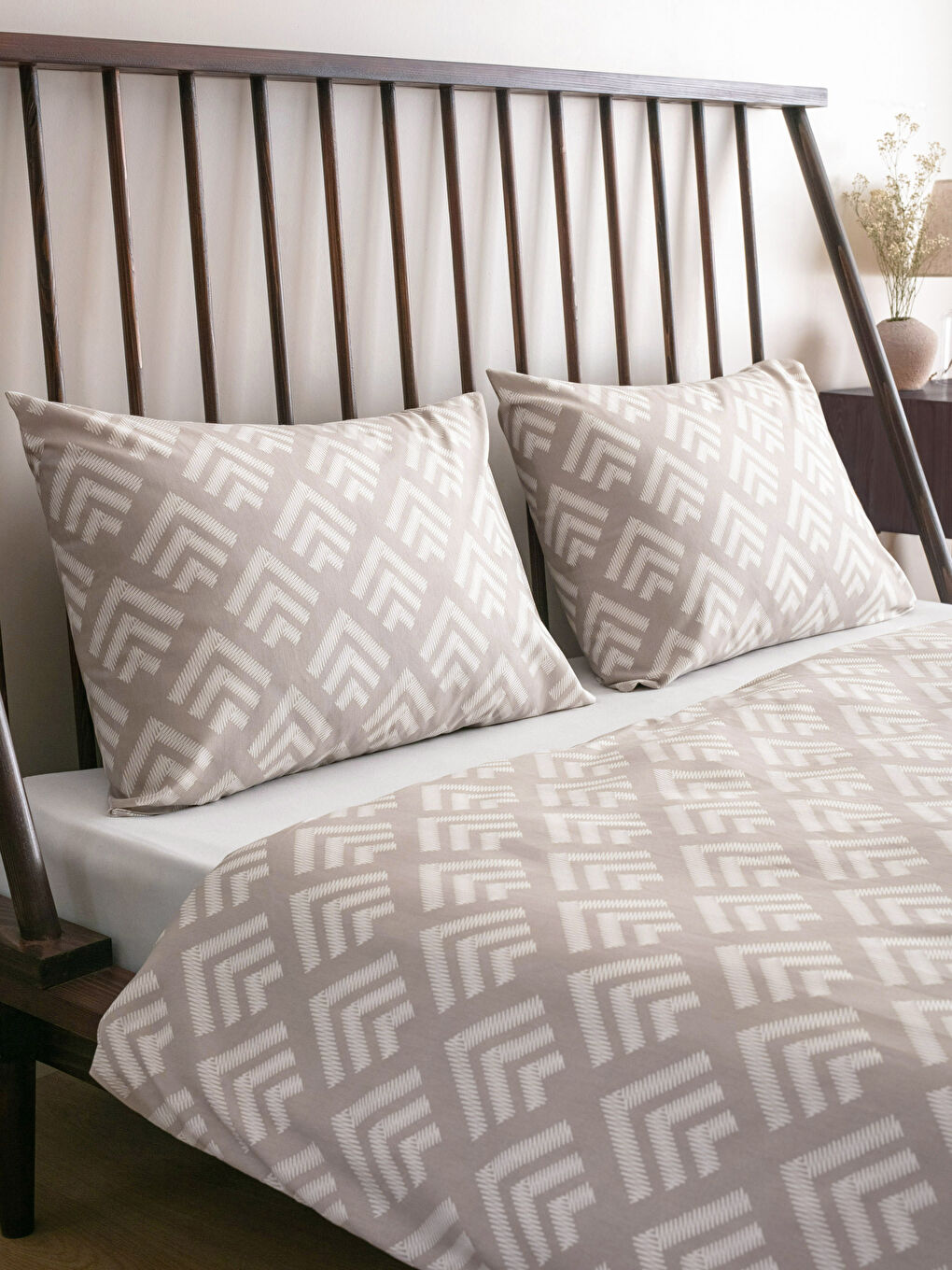 Bej Desenli Çift Kişilik Nevresim Seti-2