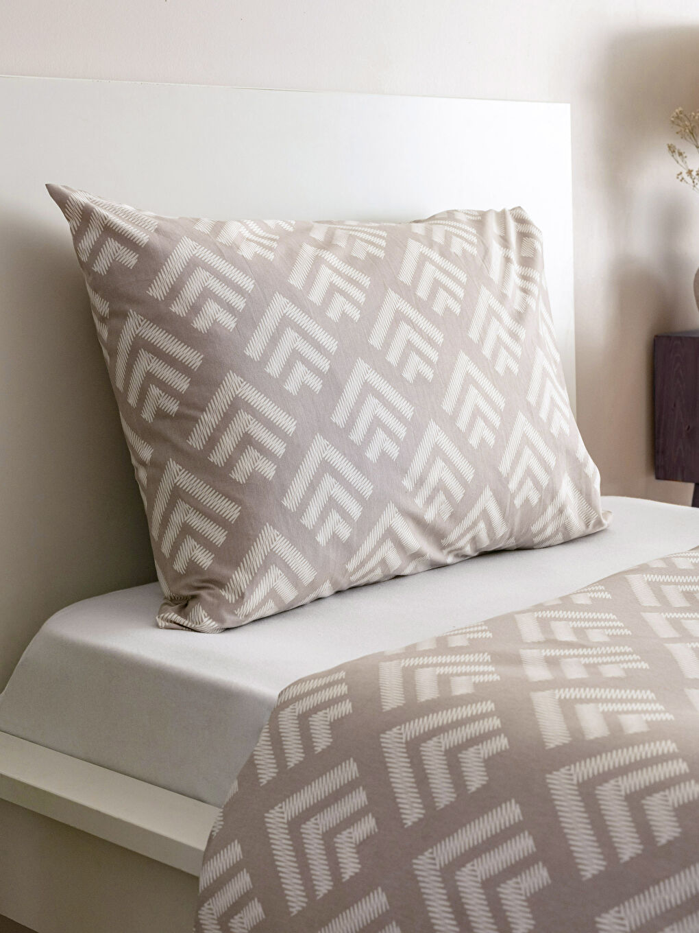 Bej Desenli Tek Kişilik Nevresim Seti-2