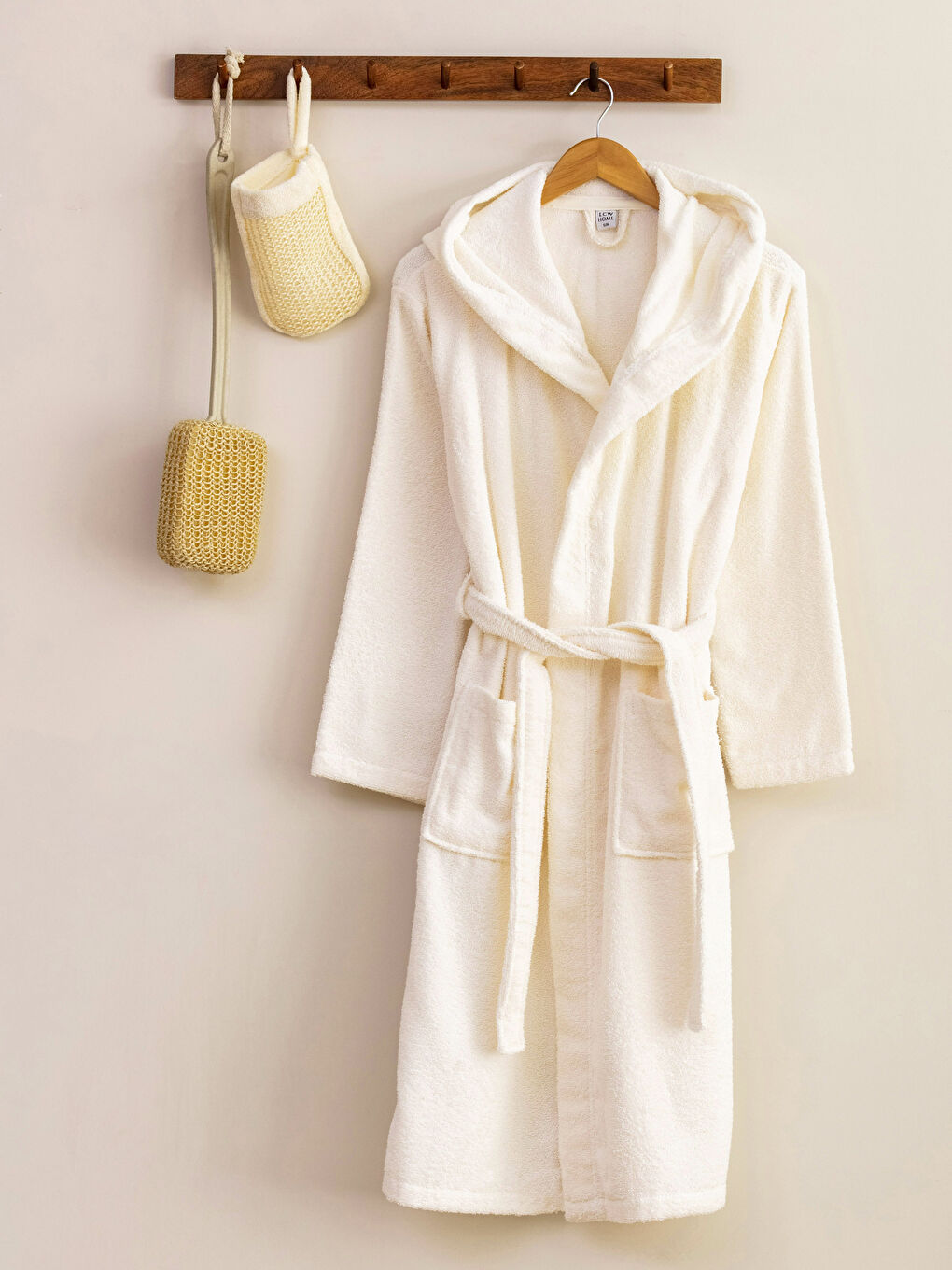 روب حمام سادة بغطاء رأس للسيدات