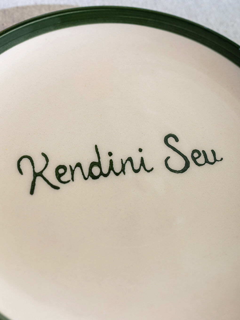 Yeşil Yazı Baskılı Seramik Pasta Tabağı 21 cm-2