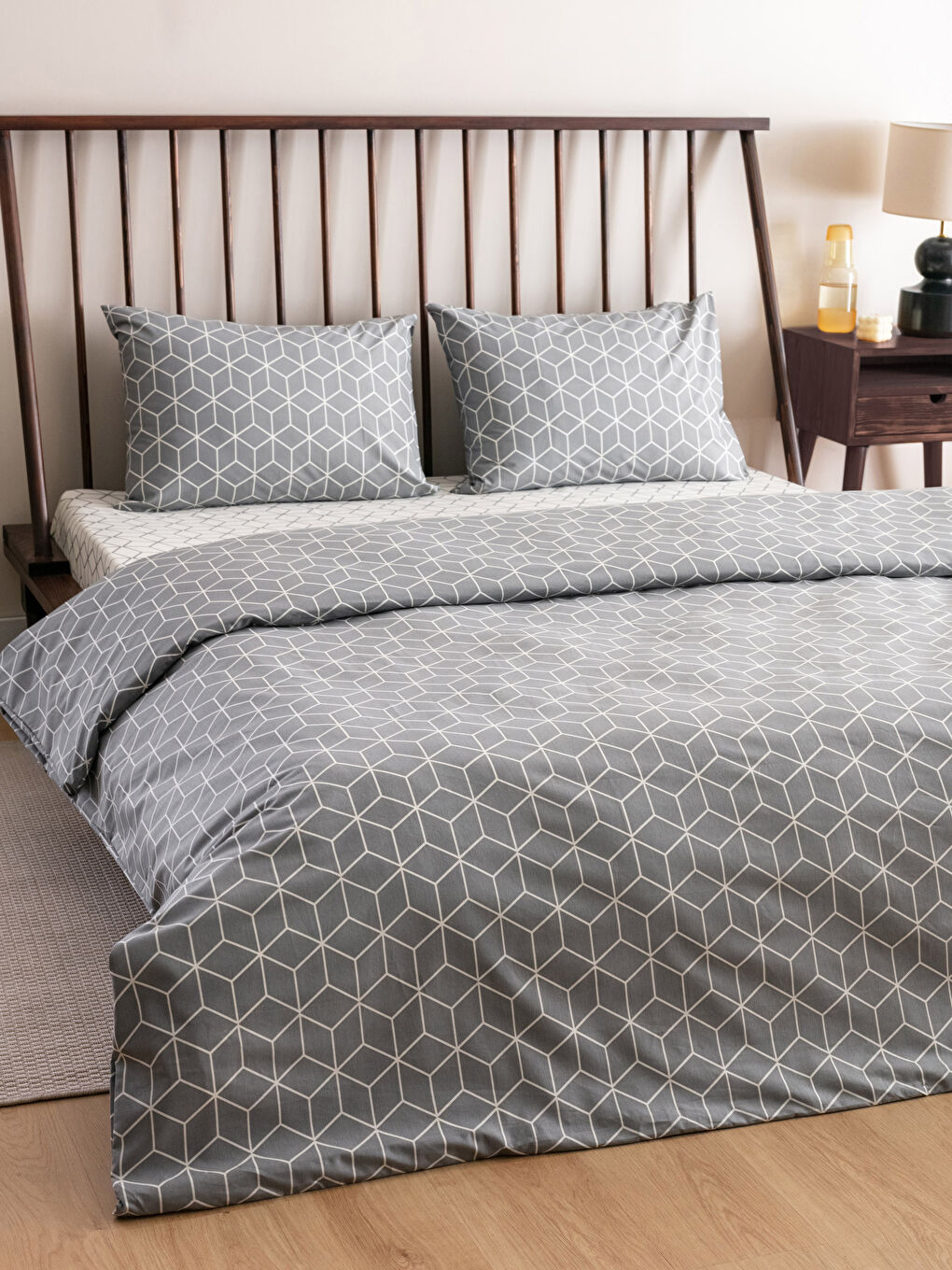 Gri Desenli Pamuklu Çift Kişilik Nevresim Takımı