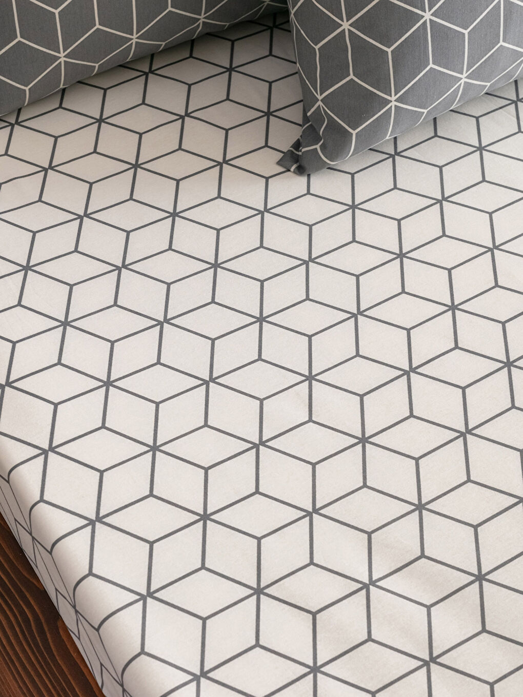 Gri Desenli Pamuklu Çift Kişilik Nevresim Takımı-4