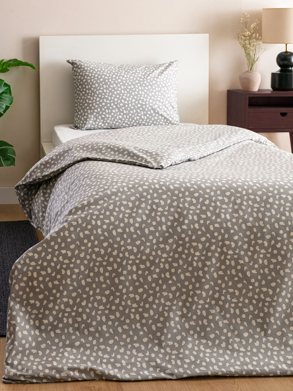 طقم غطاء لحاف فردي منقوش