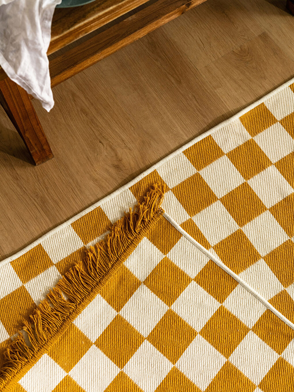 Checker Patterned Double Sided Tasseled Rug 80x150 Cm-2