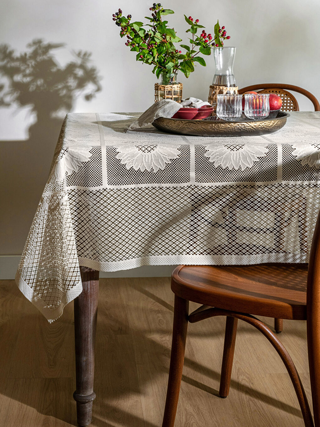 LCW HOME Bej Dantel İşlemeli Masa Örtüsü 150x150 cm - 1