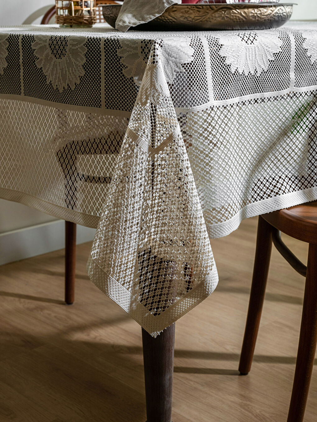 LCW HOME Bej Dantel İşlemeli Masa Örtüsü 150x150 cm - 2