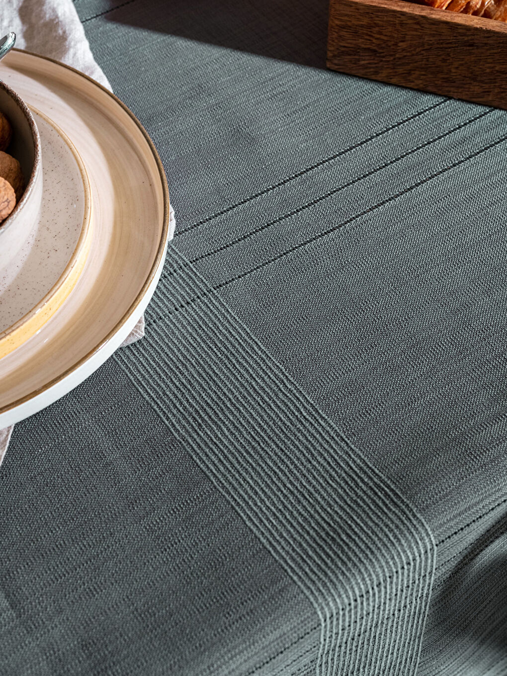 مفرش مائدة مخطط 150x200 سم-1