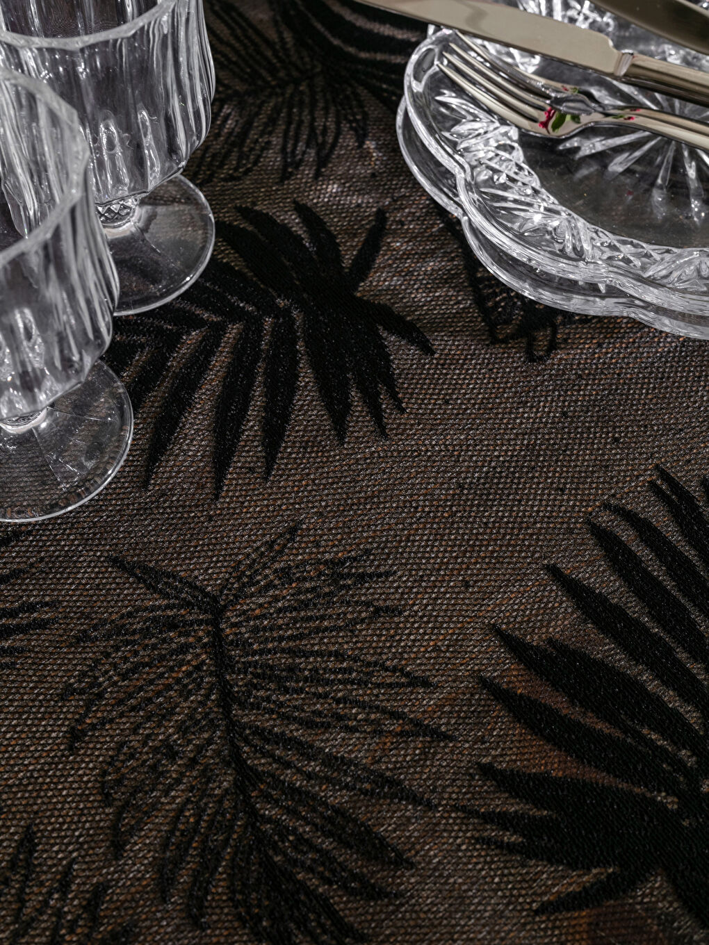 مفرش طاولة دانتيل مْطَرّْز 150x200 سم-2