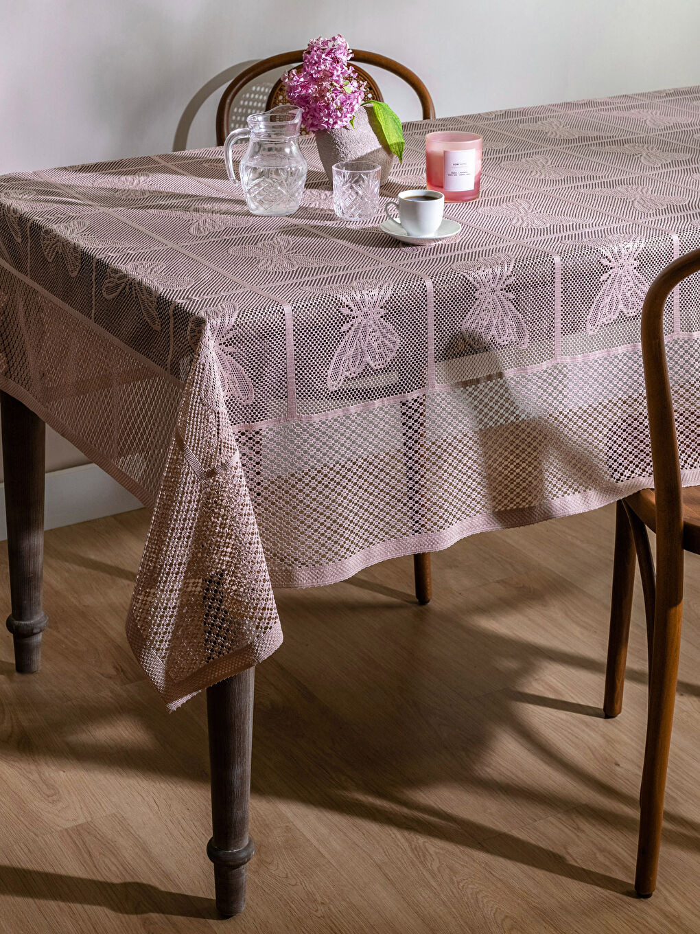 Bestickte Tischdecke aus Spitze 150x200 cm-1