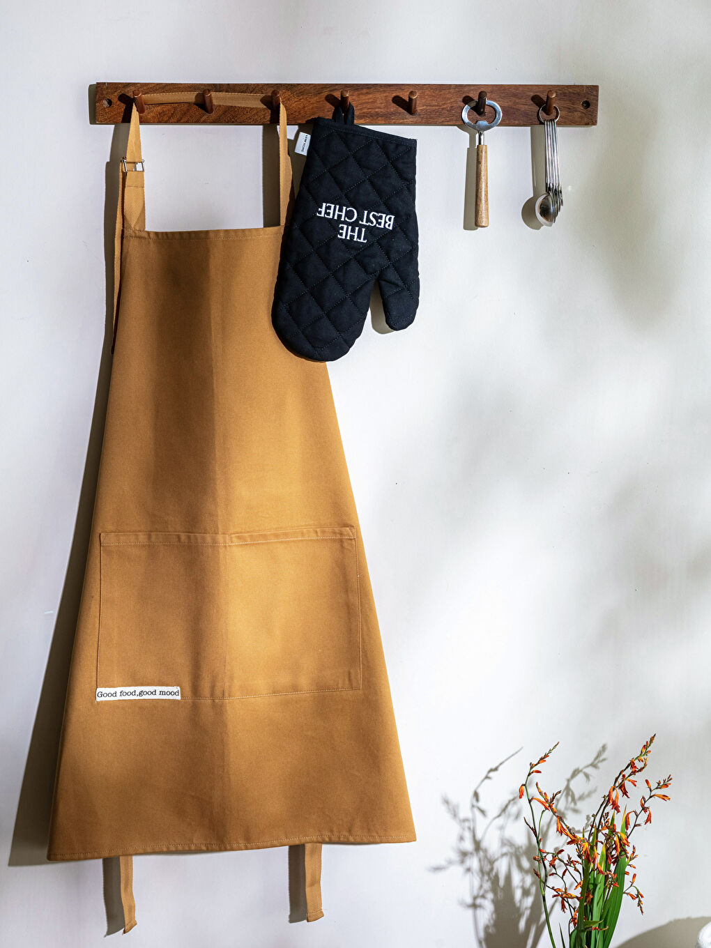 Mănușă de Cuptor Brodată cu Litere-1