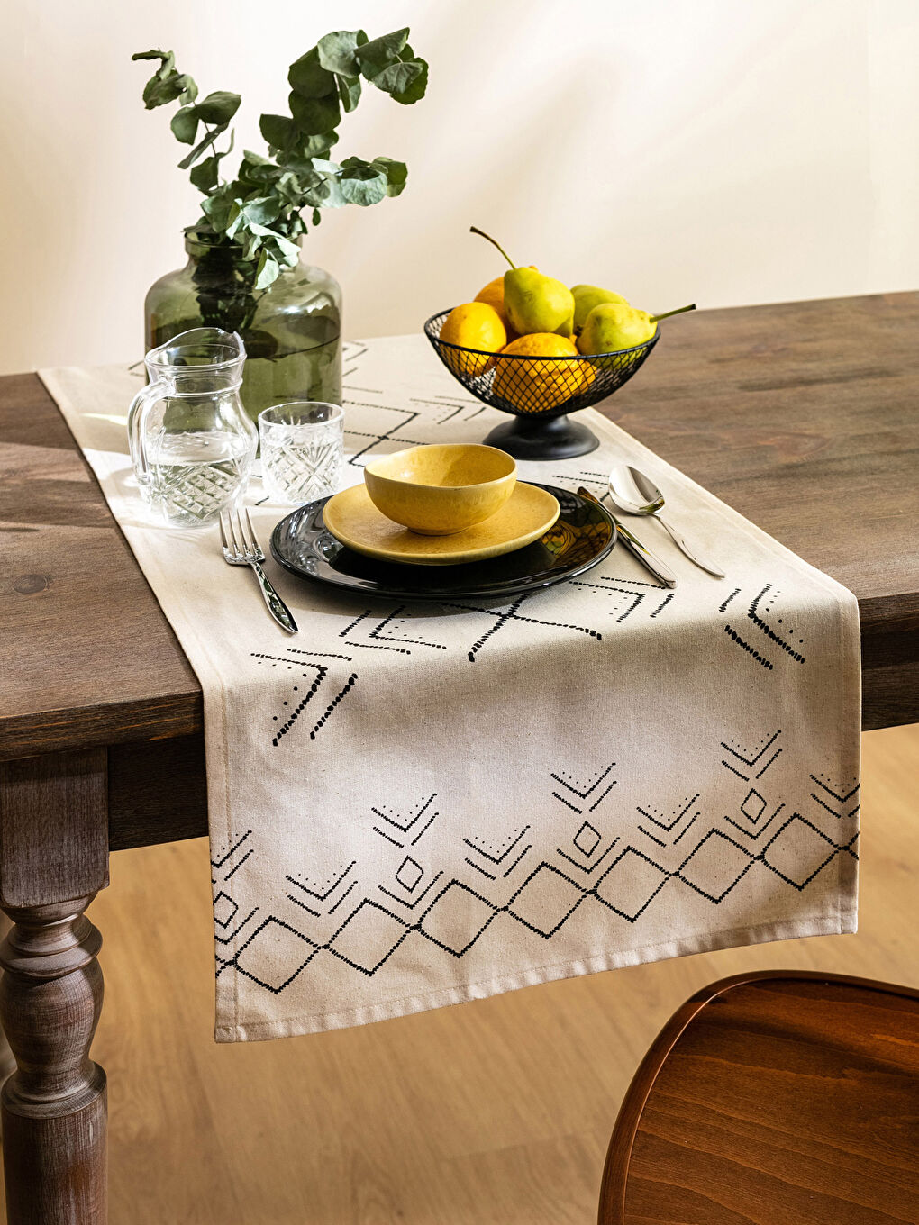 Siyah Baskılı Runner