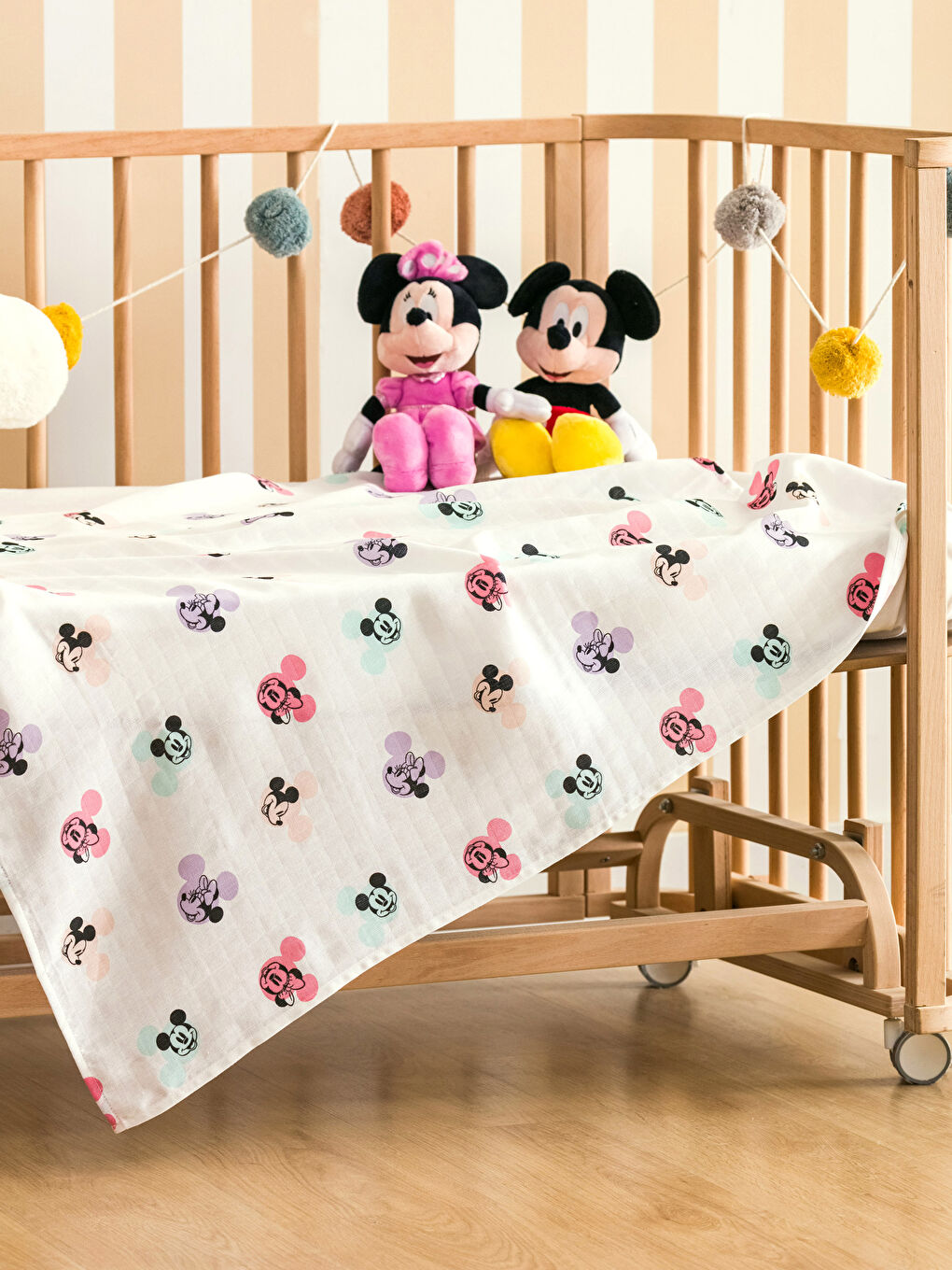 LCW baby Disney Printed Cotton Baby Girl Muslin Blanket -S37548Z1-LRA