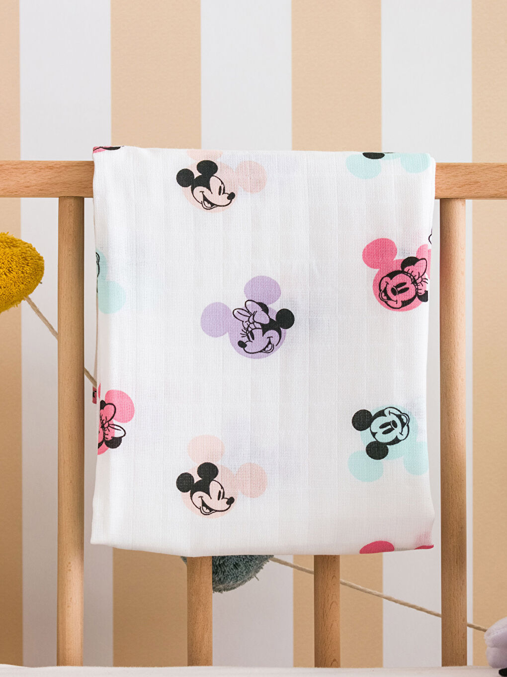 LCW baby Disney Printed Cotton Baby Girl Muslin Blanket -S37548Z1-LRA