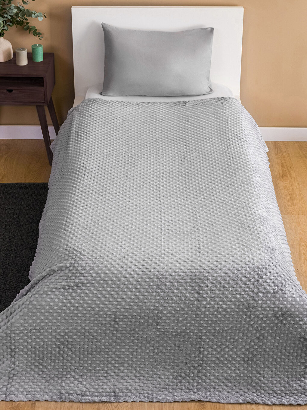 Gri Welsoft Tomurcuk Desenli Tek Kişilik Battaniye 150x220 cm-1