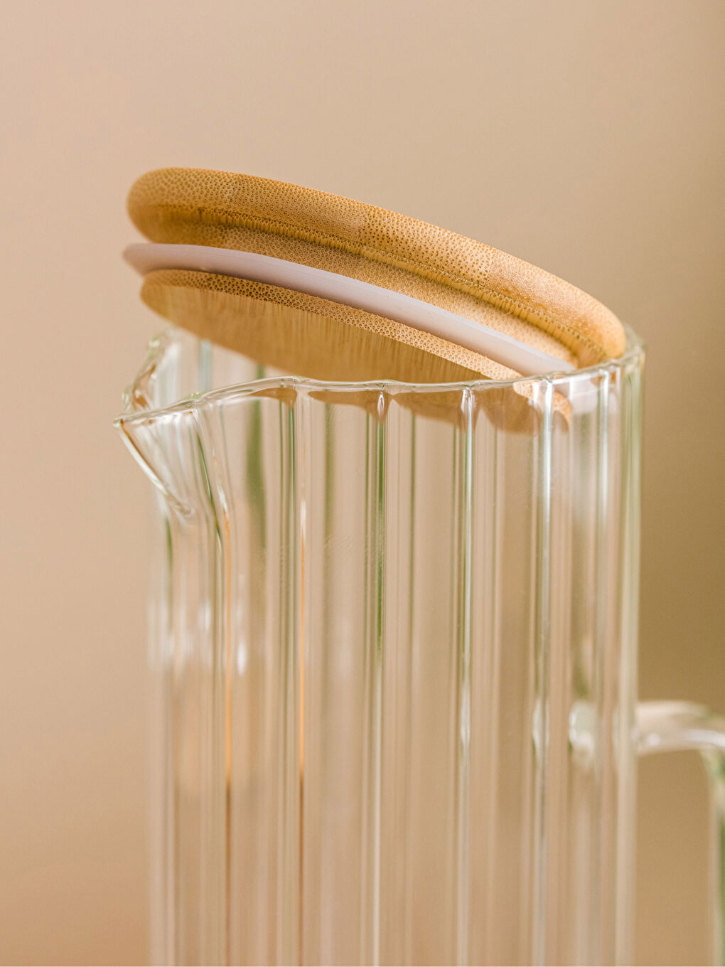 Renksiz Kapaklı Cam Sürahi 1250 ml-2