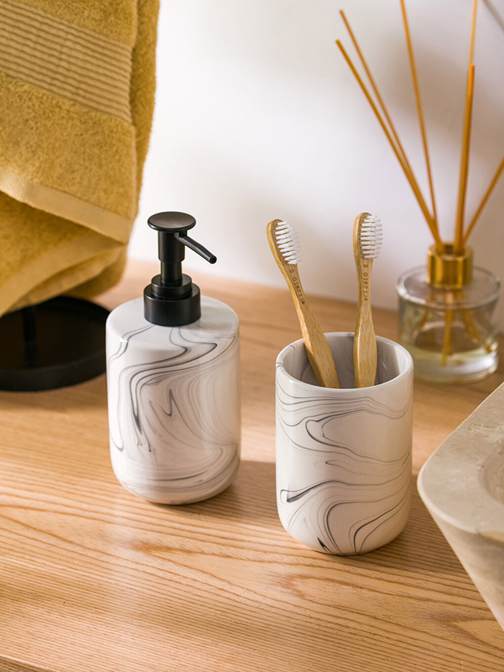 Gri Seramik Sıvı Sabunluk ve Diş Fırçalık