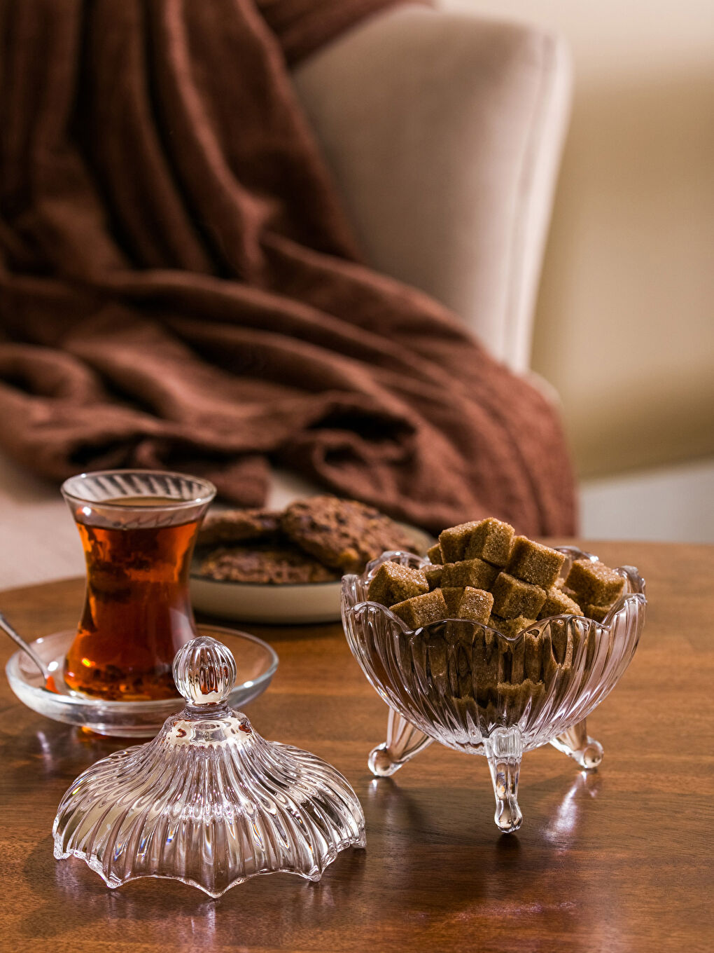 Renksiz Ayaklı Cam Şekerlik 11x15 cm-1