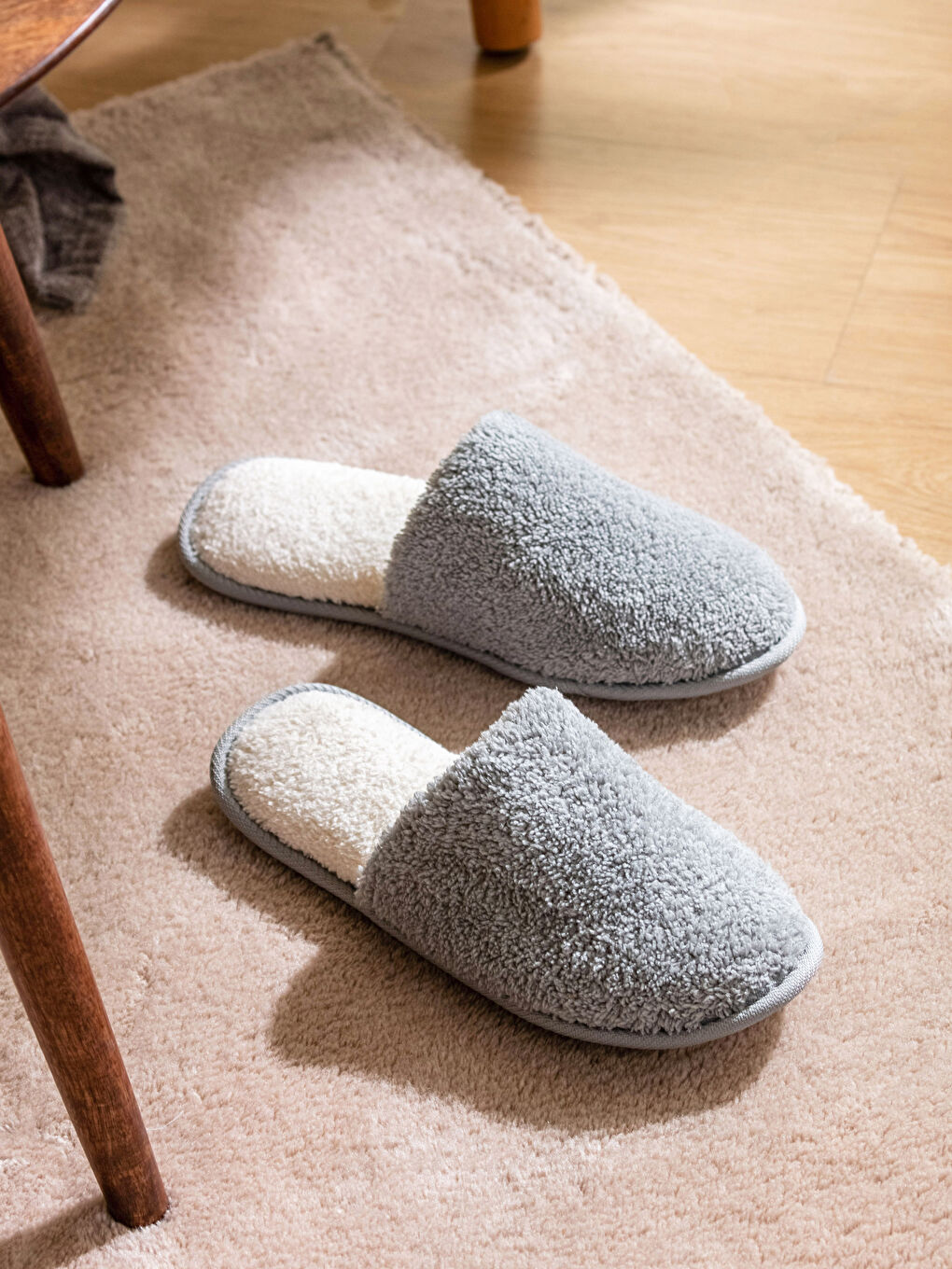 Gri Düz Önü Kapalı Erkek Ev Terliği-1