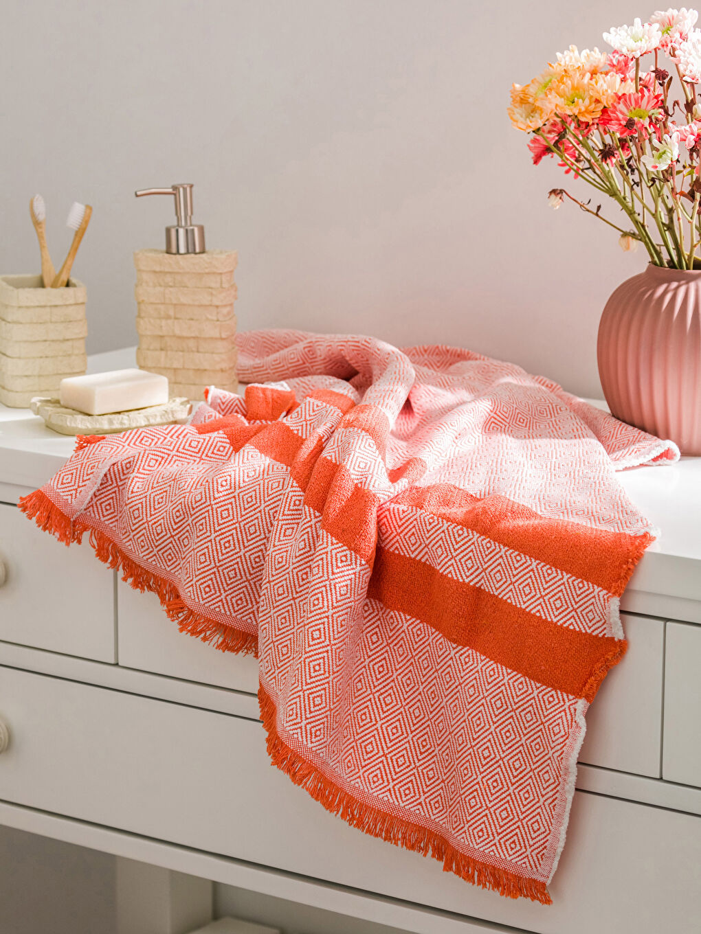 Turuncu Çizgi Desenli Havlu
