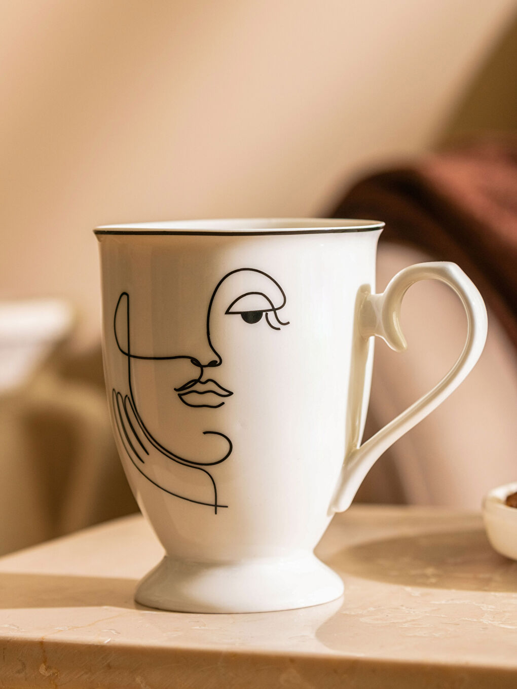 Siyah Yüz Baskılı Porselen Kupa 300 ml-2