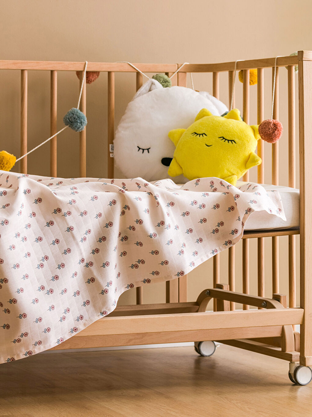 Ekru Baskılı Kız Bebek Müslin Bez 90x100 cm