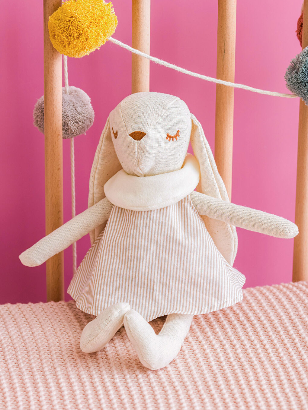 Pernă Decorativă Iepuraș din Pluș pentru Bebeluși 35 Cm-1