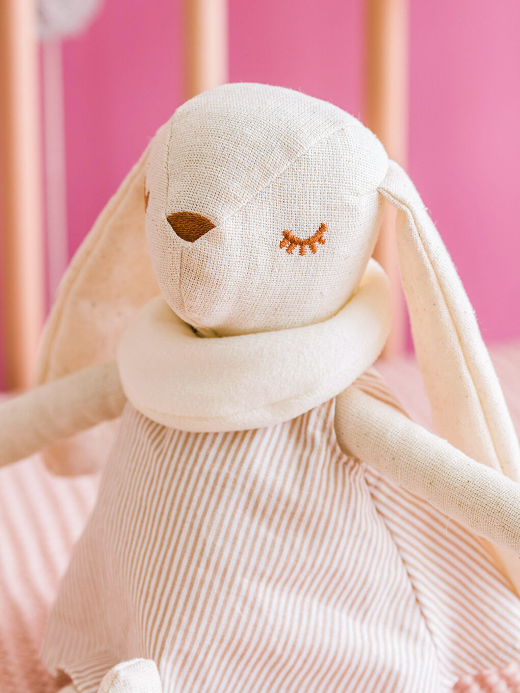 Pernă Decorativă Iepuraș din Pluș pentru Bebeluși 35 Cm-2