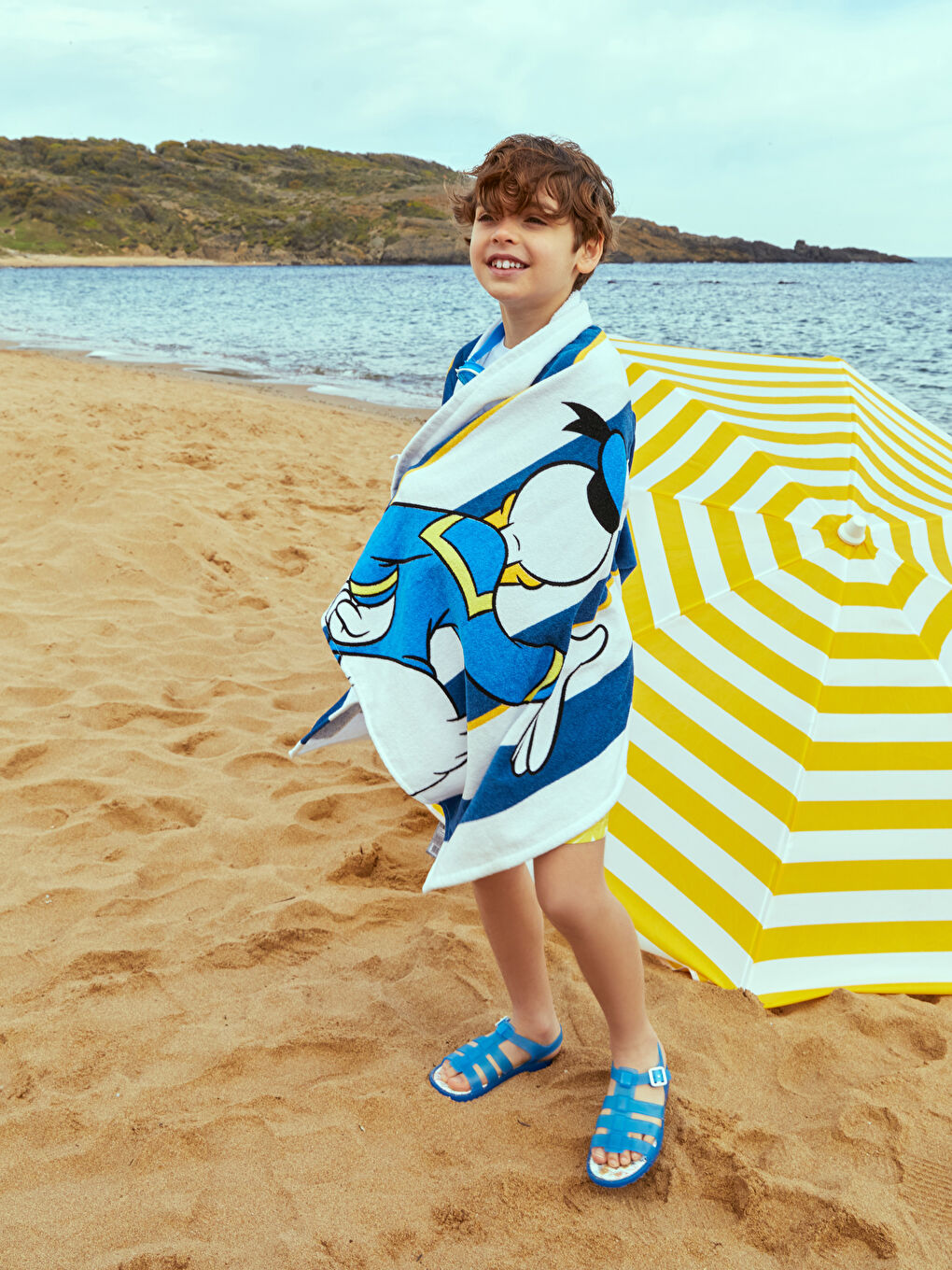 Donald Duck Patterned Hooded Boy Poncho Beach Towel -S3CY95Z4-F9C