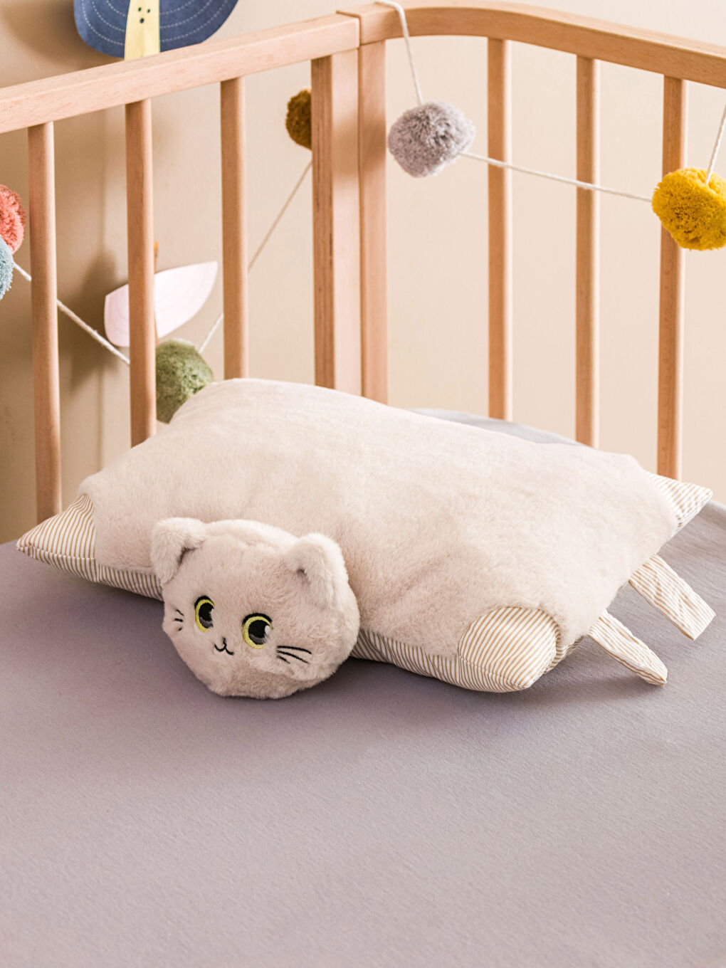 LCW HOME Kedi Figürlü Pelüş Bebek Kırlent 28x40 cm-1