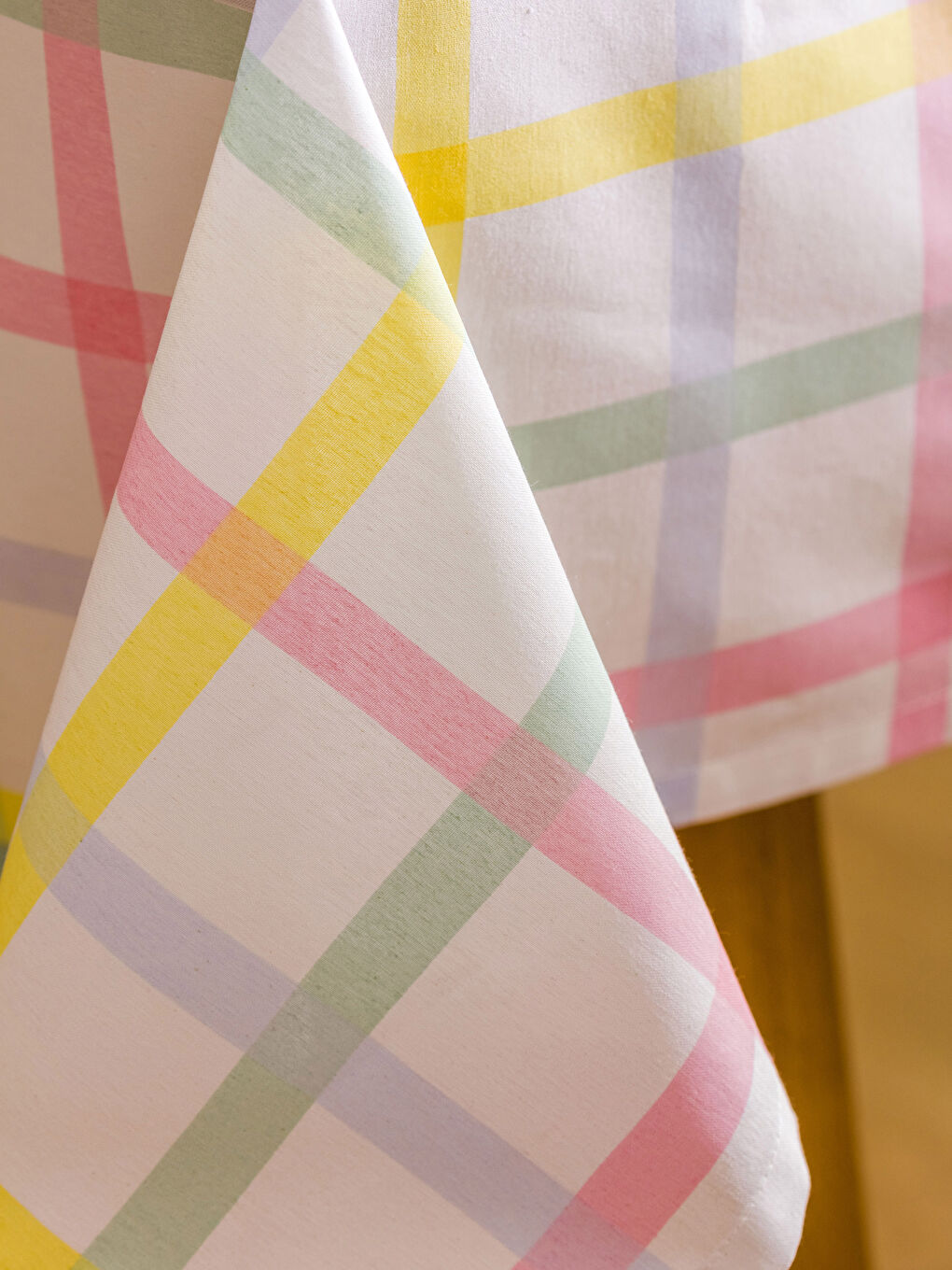 Karışık Ekose Masa Örtüsü 150x150 cm-2