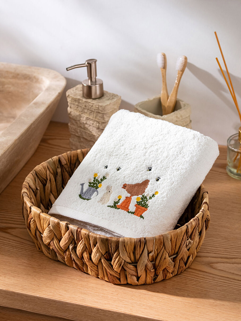 منشفة يد مْطَرّْزَة 50x80 cm