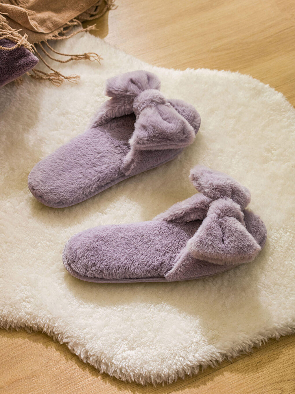 سليبر منزل للسيدات مزين بفيونكة قطيفة-1