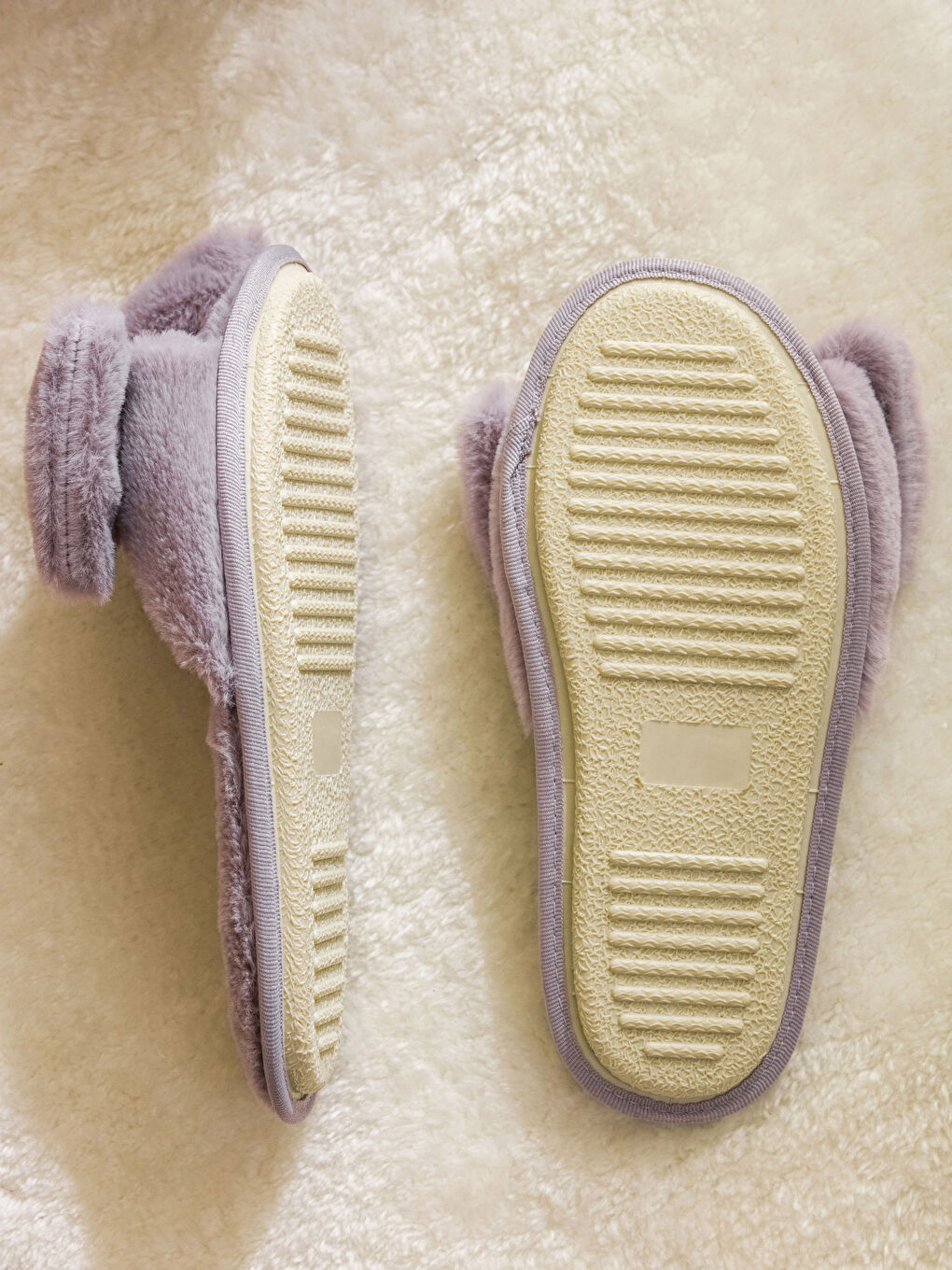 سليبر منزل للسيدات مزين بفيونكة قطيفة-3