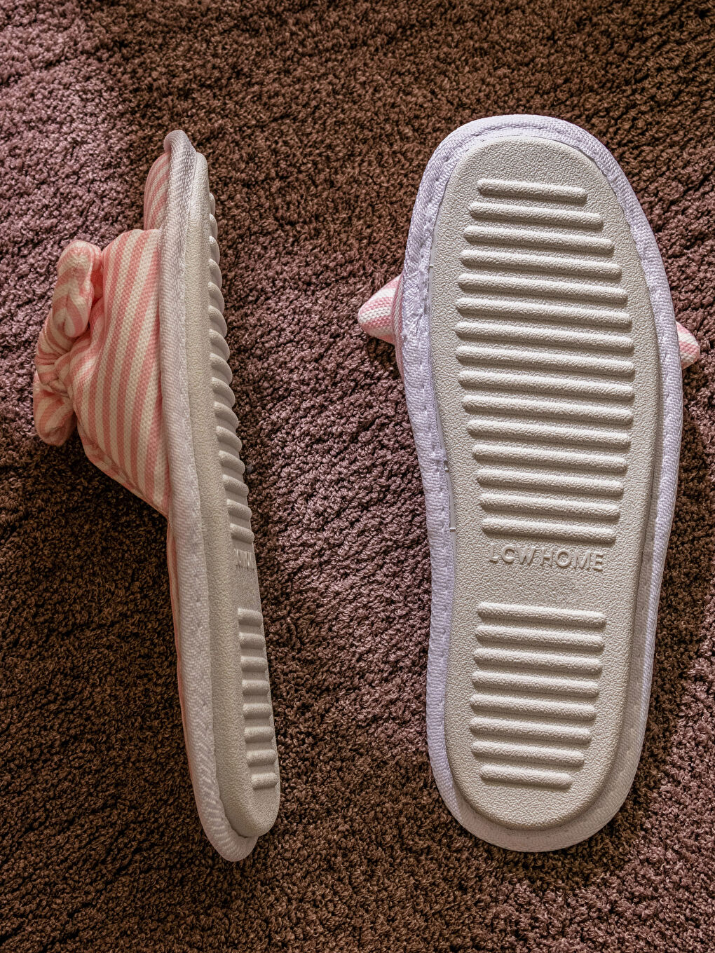 Pembe Fiyonk Detaylı Kadın Ev Terliği-3